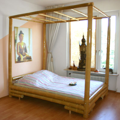 Bambus Himmelbett mit Matratzen